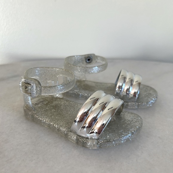 Baby Girls silver jelly sandals, size 5 - Picture 2 of 4